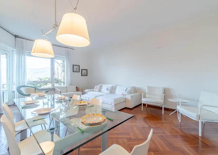 Lägenhet La Perla Del Tigullio! Fiorita Roomy Flat