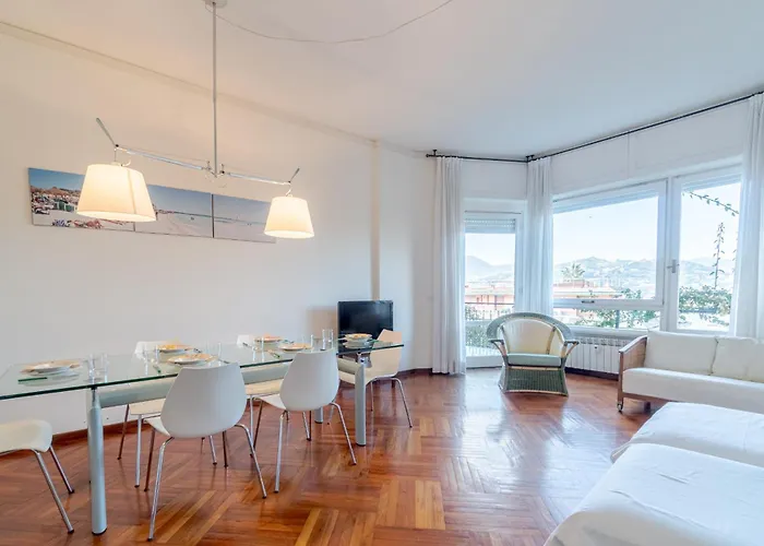 La Perla Del Tigullio! Fiorita Roomy Flat * ראפאלו