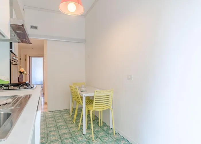 La Perla Del Tigullio! Fiorita Roomy Flat דירה